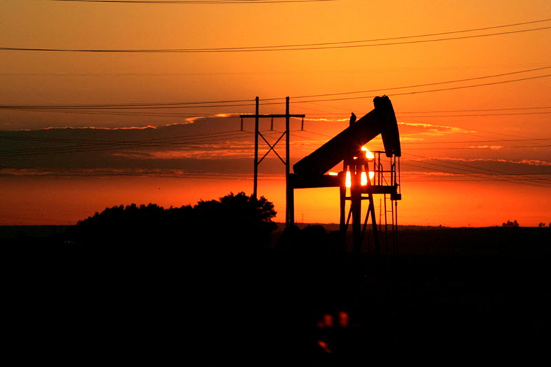Нефтяные цены повышаются после 5-процентного падения накануне