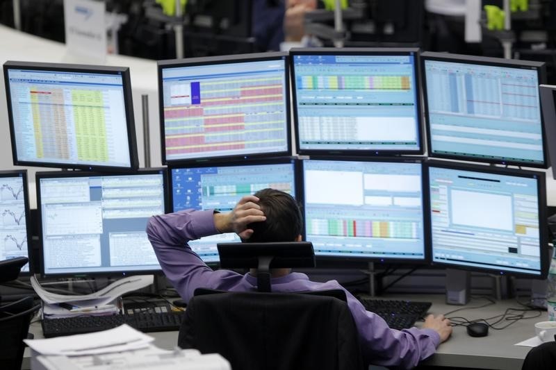 Рынок акций Московской биржи по состоянию на 14:30 мск 2 ноября снижается