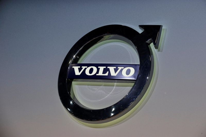 Прибыль Volvo Cars в 4кв не оправдала ожиданий