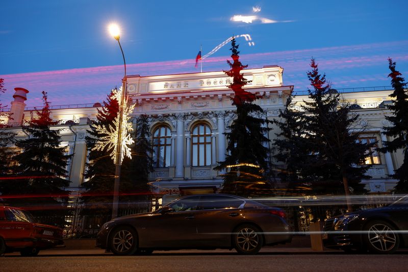 ЦБ РФ предлагает запретить выдачу необеспеченных потребкредитов по плавающим ставкам