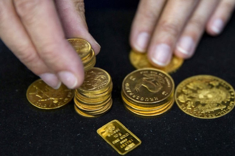 Из-за приостановки бюджетного правила Минфин в марте не будет покупать валюту и золото 