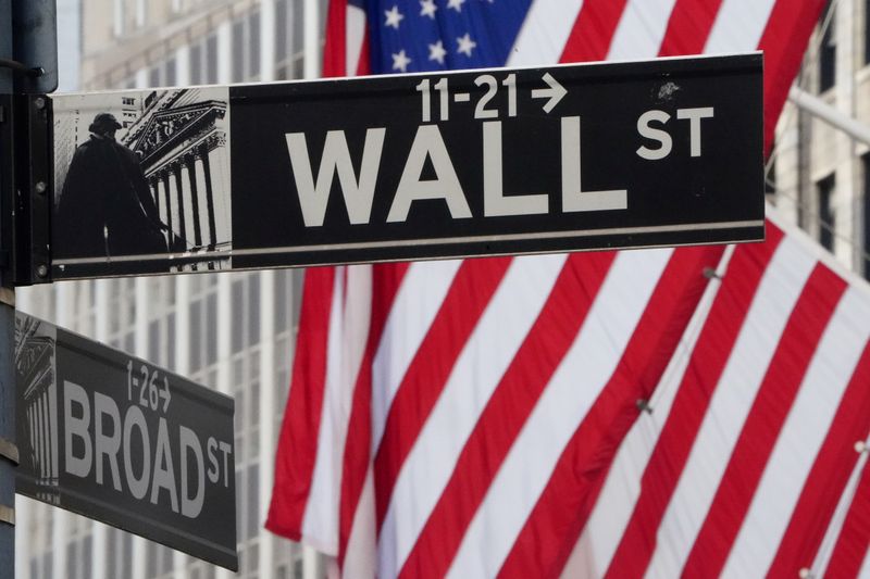 Рынок акций  США закрылся падением, Dow Jones снизился на 2,11%