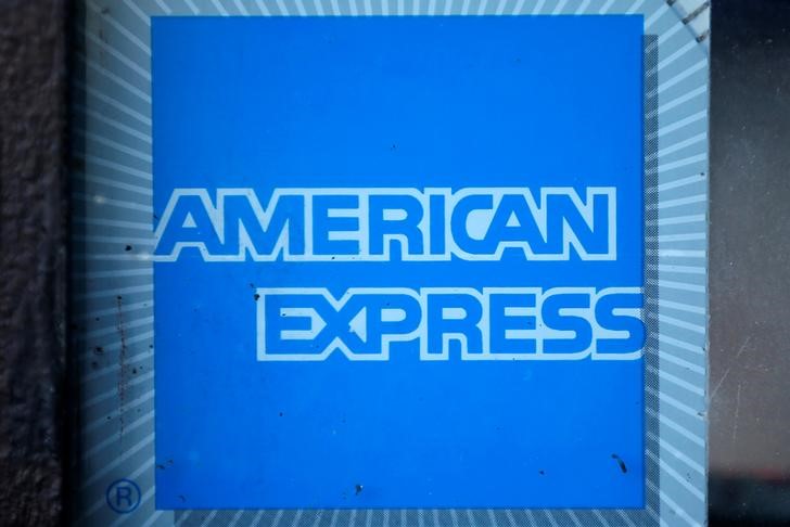American Express: доходы, прибыль оказались ниже прогнозов в Q4