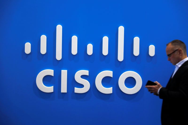 В 4-м финквартале скорректированная прибыль и выручка Cisco превысили прогнозы 