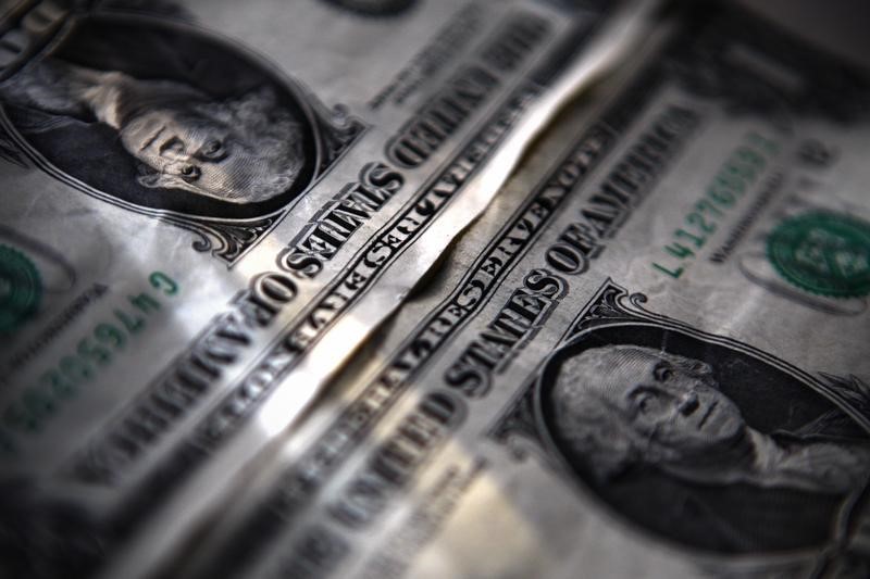 ЦБ РФ установил курс доллара США с 10 сентября в размере 60,4696 руб.