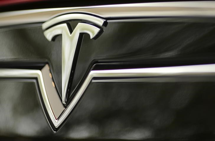 Акционер Tesla потребовал провести обратный выкуп акций на $15 млрд