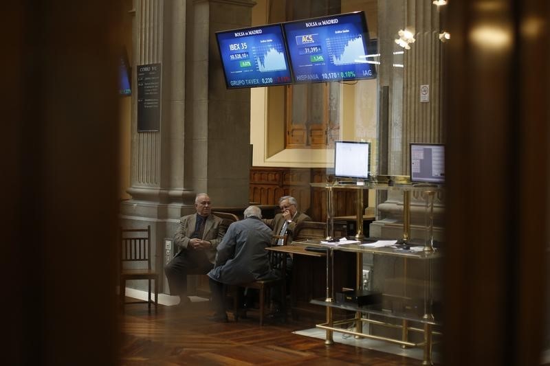 Рынок акций Московской биржи по состоянию на 13:00 мск 31 октября движется разнонаправленно
