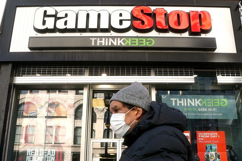 Акции GameStop взлетели более чем на 50%