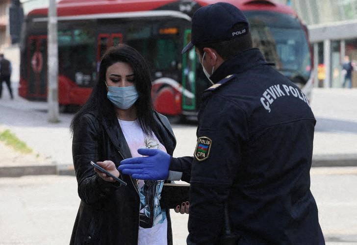 Азербайджан выявил первые случаи омикрона
