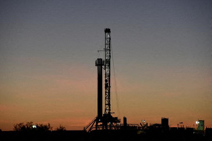 Нефть в плюсе на фоне опасений о поставках из Казахстана, Ливии