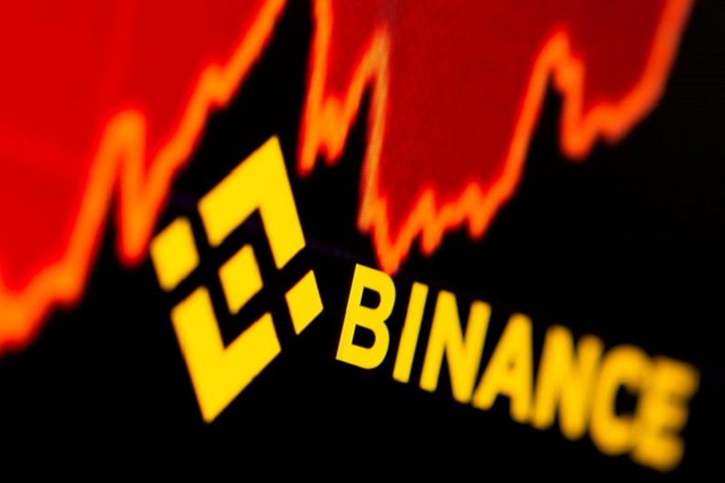 Маск устроил в Twitter перепалку с главой Binance