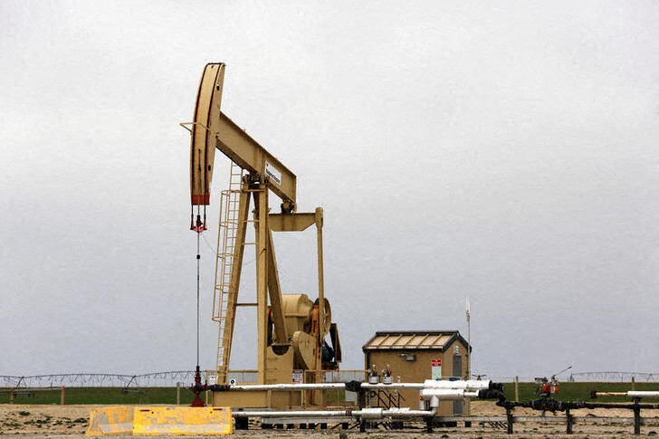 Нефть растет на фоне снижения запасов в США
