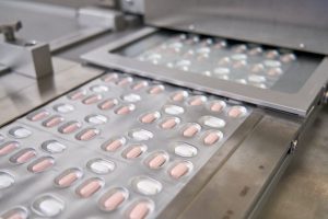 Read more about the article США одобрили таблетки Pfizer от COVID-19 — первый препарат для амбулаторного лечения От Reuters
