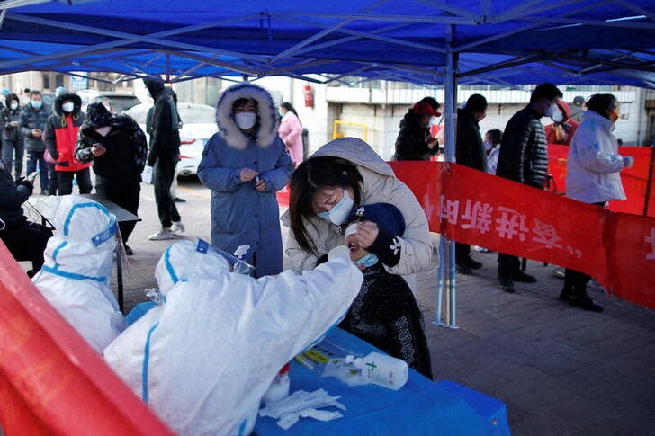 КНР повторно тестирует на COVID 14 млн жителей Тяньцзиня в попытке сдержать омикрон