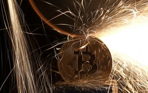 Read more about the article Частота упоминаний Bitcoin выросла на 350% за год От Investing.com