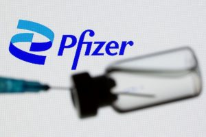 Read more about the article Глава Pfizer вновь назвал дату возвращения к нормальной жизни От Investing.com