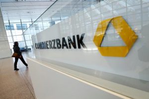 Read more about the article Commerzbank отчитался о прибыли в 4 кв выше прогнозов, ждет высоких результатов в 22г От Reuters