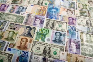 Read more about the article Средний курс юаня со сроком расчетов «завтра» по итогам торгов составил 12,0342 руб. От IFX