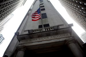 Read more about the article Рынок акций  США закрылся падением, Dow Jones снизился на 1,45% От Investing.com