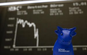 Read more about the article Европейские акции продолжают снижение на фоне «ястребиного» настроя ЕЦБ От Reuters