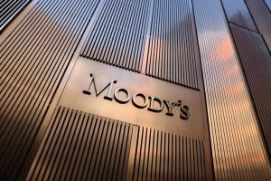 Read more about the article Moody’s считает низким риск кредитного давления от противостояния РФ и Украины От Reuters