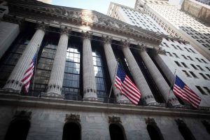 Read more about the article Рынок акций  США закрылся падением, Dow Jones снизился на 0,49% От Investing.com