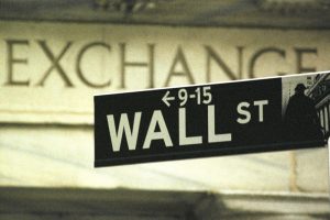 Read more about the article Рынок акций  США закрылся падением, Dow Jones снизился на 0,56% От Investing.com