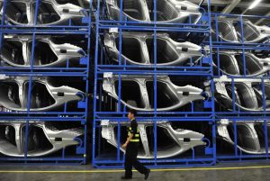 Read more about the article Заводы BMW и Volkswagen в Европе останавливают работу От Investing.com