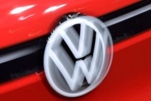 Read more about the article Volkswagen приостановил деятельность в России От Reuters