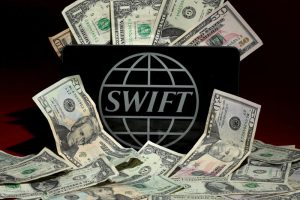 Read more about the article ЕС намерен отключить семь российских банков от Swift От Investing.com