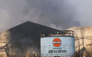 Read more about the article Indian Oil исключила российскую нефть Urals из последнего тендера От Investing.com