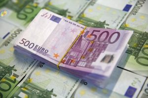 Read more about the article Средний курс евро со сроком расчетов «завтра» по итогам торгов составил 59,9892 руб. От IFX