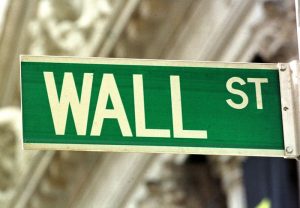 Read more about the article Рынок акций  США закрылся падением, Dow Jones снизился на 1,91% От Investing.com