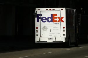 Read more about the article Акции FedEx рухнули после объявления о сокращении расходов От Investing.com