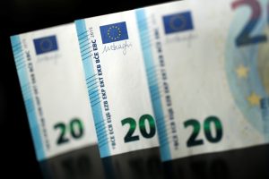 Read more about the article Средний курс евро со сроком расчетов «завтра» по итогам торгов составил 59,9073 руб. От IFX