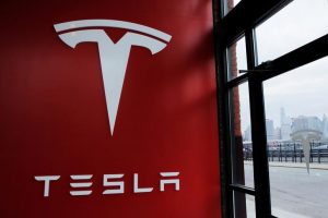 Read more about the article Tesla упала на фоне снижения цен на автомобили в КНР От Investing.com