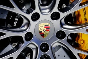 Read more about the article Акции Porsche упали ниже цены IPO после дебюта От Investing.com