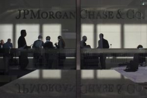 Read more about the article JP Morgan прогнозирует падение рынка США на 30% из-за рецессии От Investing.com