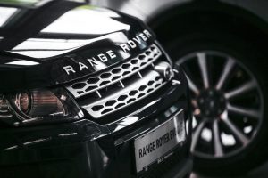 Read more about the article Владелец Jaguar Land Rover уходит с американской биржи От Investing.com