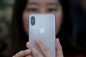 Read more about the article Китай ввел карантин на заводе Foxconn, который производит четырех из пяти смартфонов Apple Inc. последней версии От IFX