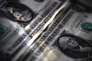 Read more about the article Средний курс доллара США со сроком расчетов «завтра» по итогам торгов составил 62,0696 руб. От IFX