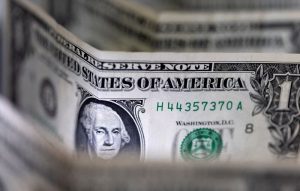Read more about the article Доллар упал в преддверии ключевого отчета по инфляции в США От Investing.com