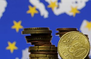 Read more about the article Доллар и евро существенно прибавляют в ходе торгов на «Мосбирже» От IFX