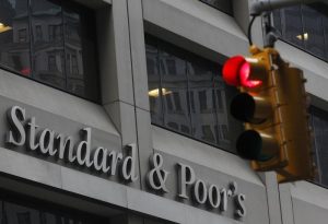 Read more about the article S&P: экономика на волоске из-за двойного удара инфляции и геополитики От Investing.com