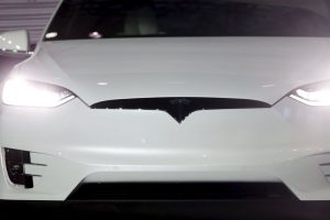 Read more about the article Акции Tesla упали на сообщениях о приостановке работы завода в Шанхае От Investing.com