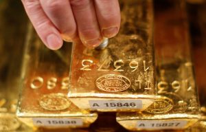 Read more about the article Цены на золото взлетели до максимума за полгода От Investing.com