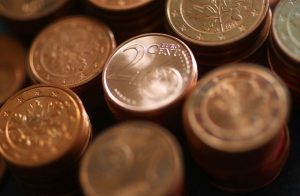 Read more about the article Доллар укрепляется к евро и фунту, незначительно дешевеет к иене От IFX
