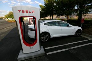 Read more about the article Tesla отзывает 363 тыс. электромобилей для обновления программного обеспечения От IFX