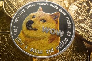 Read more about the article Илон Маск поменял иконку Twitter на Doge От Investing.com