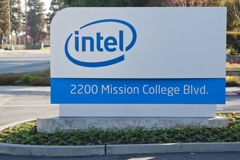 Акции Intel подешевели на 12% на финансовых прогнозах на первый квартал